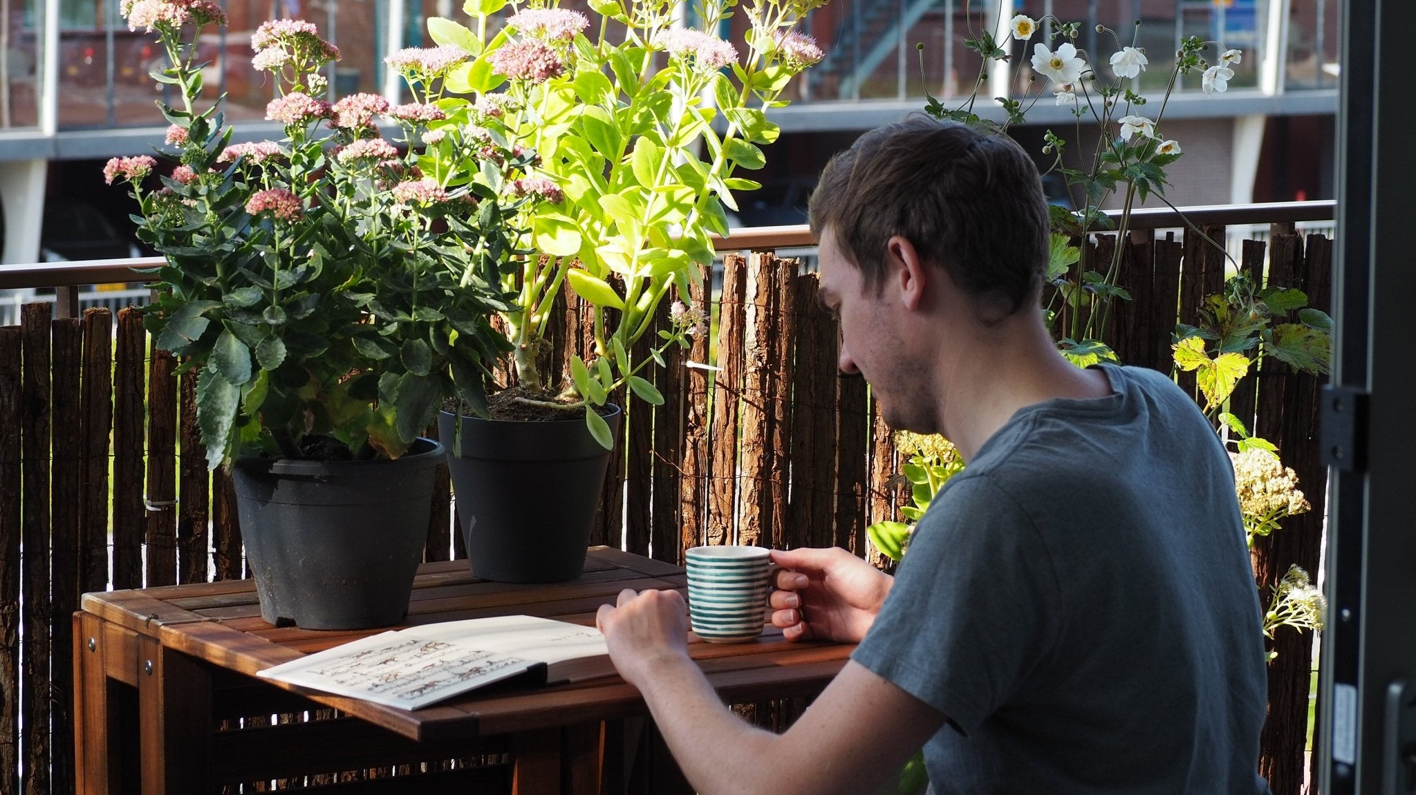 Start jouw bloemenbalkon zonder groene vingers - Clay & Roots