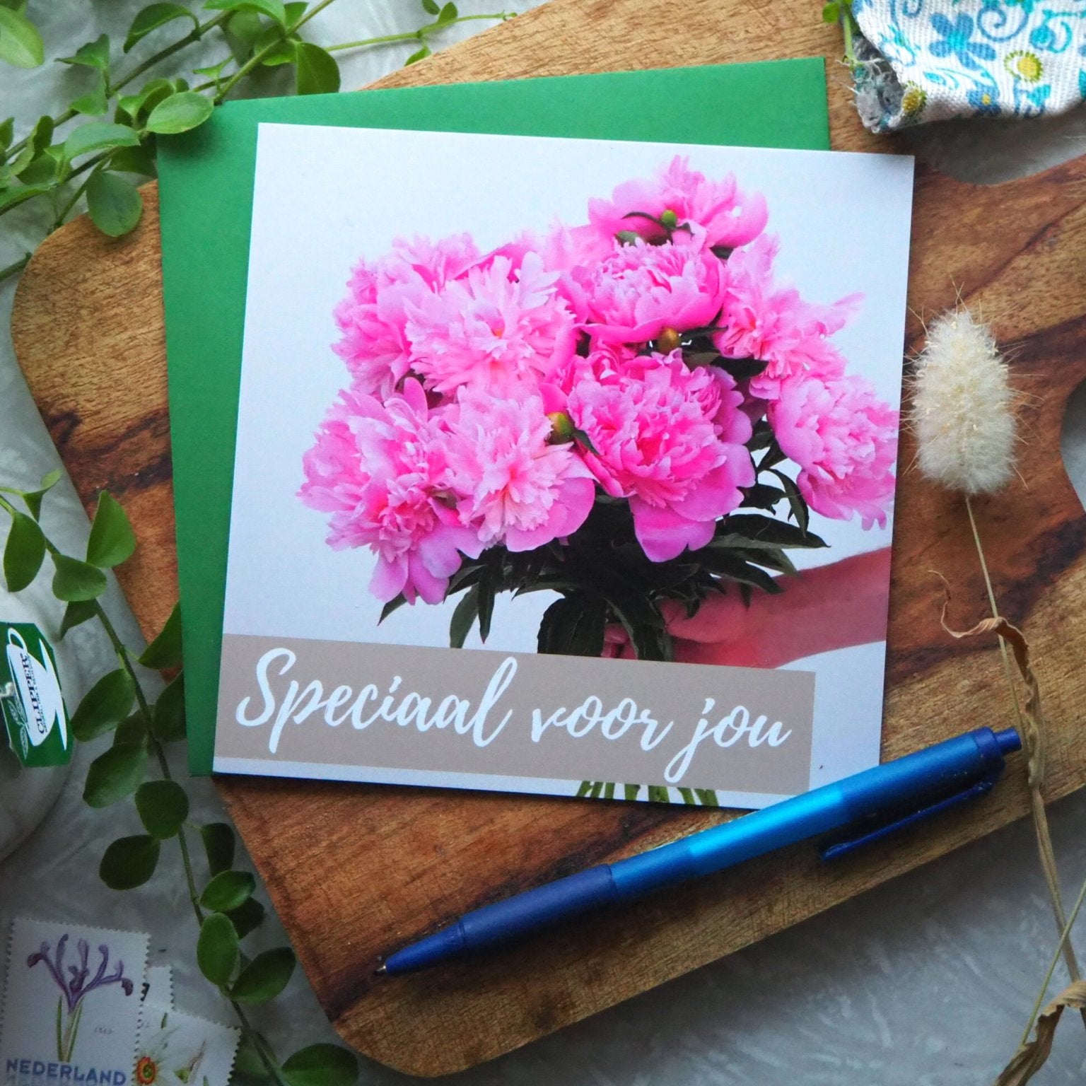 De Clay & Roots cadeaukaart (fysieke kaart) - Clay & Roots - van de kwekerij