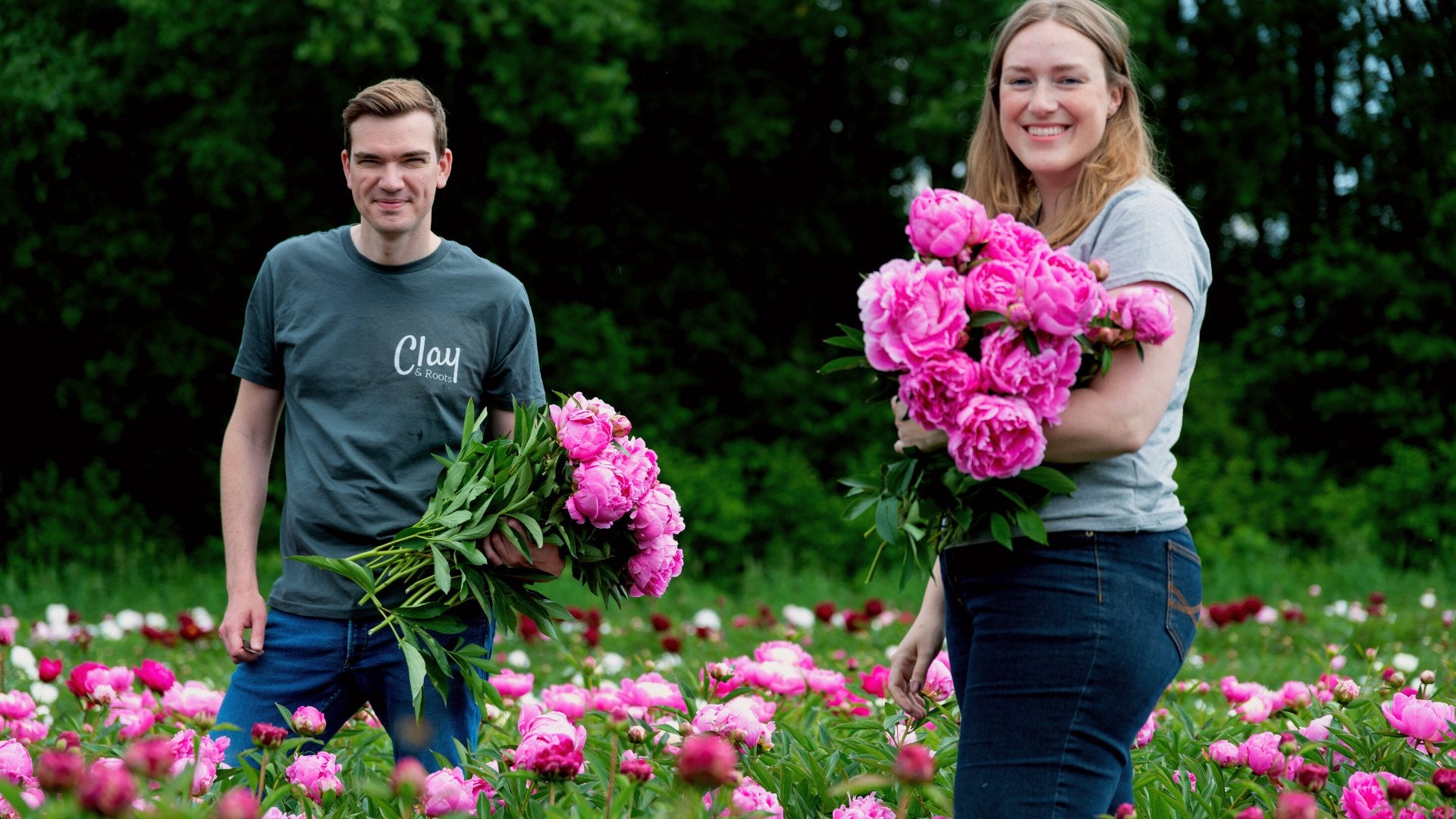 Pioenrozenbloemen in je tuin zoals bij de bloemist - Clay & Roots